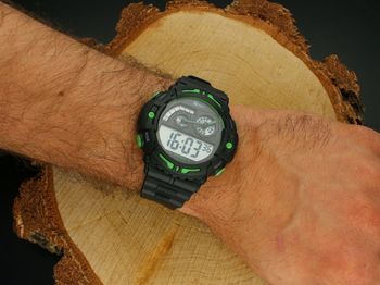 Kup zegarek Hagen HA-339G – sportowy model z funkcją alarmu, stoperem, podświetleniem i wodoszczelnością 50m. Stylowy i wytrzymały zegarek dla dzieci i młodzieży (2).jpg